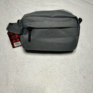 Perry Ellis Portfolio Travel Kit Gray ‎ $24